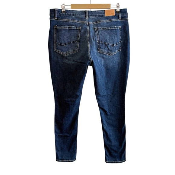BKE Size 32 Gabby Curvy Fit High Rise Ankle Skinny Jeans Dark Wash Western - Picture 2 of 7